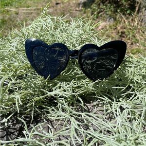 Heart-Shaped Black Sunglasses